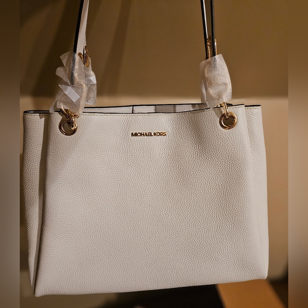 NWOT Michael Kors Trisha Large Triple Gusset Compartment Shoulder Bag Pearl
